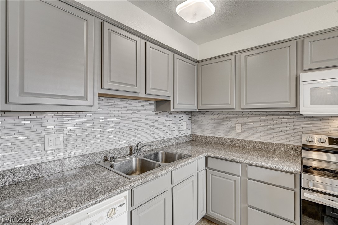 5404 River Glen Drive 362 Property Photo 13
