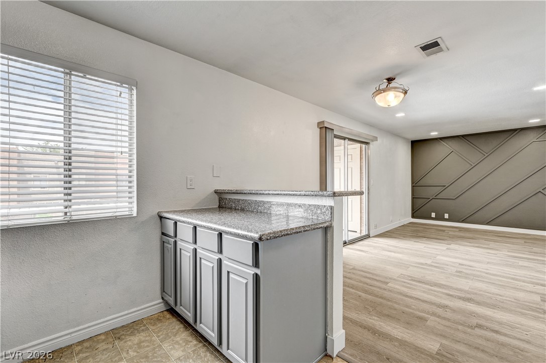 5404 River Glen Drive 362 Property Photo 15