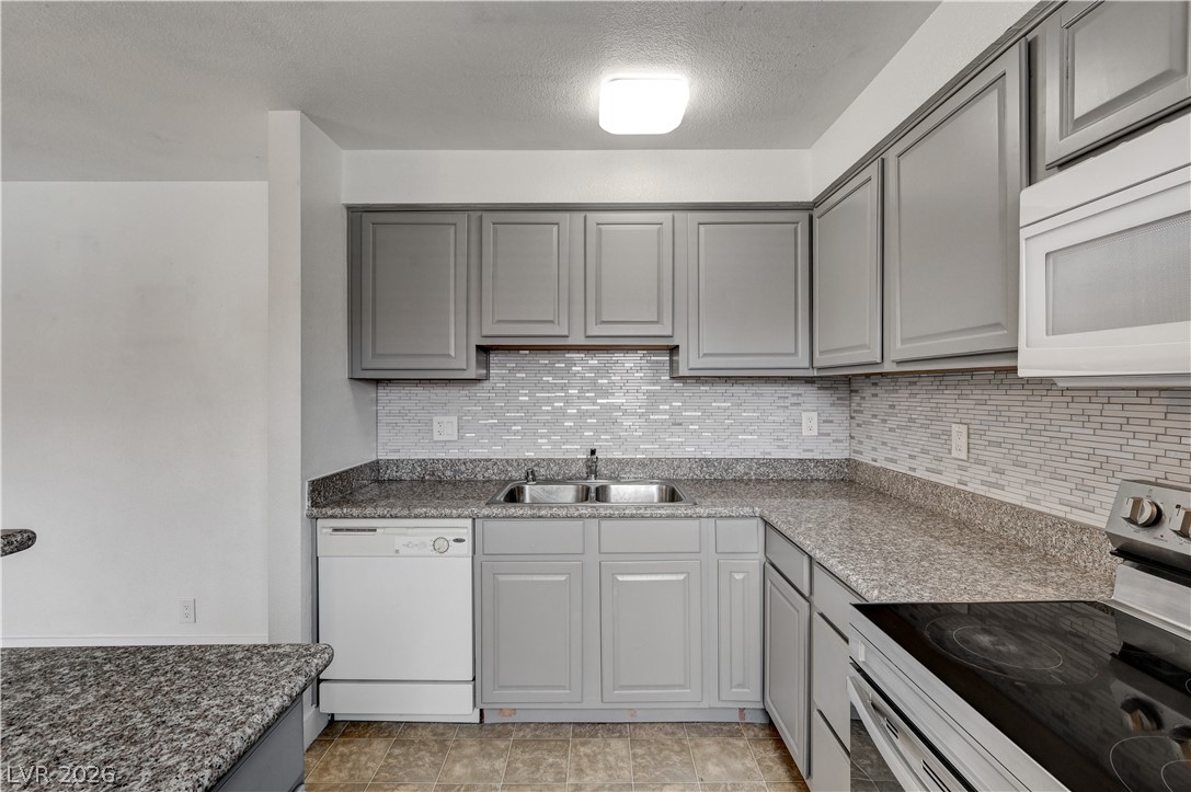5404 River Glen Drive 362 Property Photo 17
