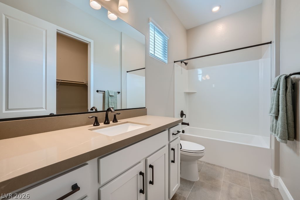 10049 Auburn Rose Avenue Property Photo 12