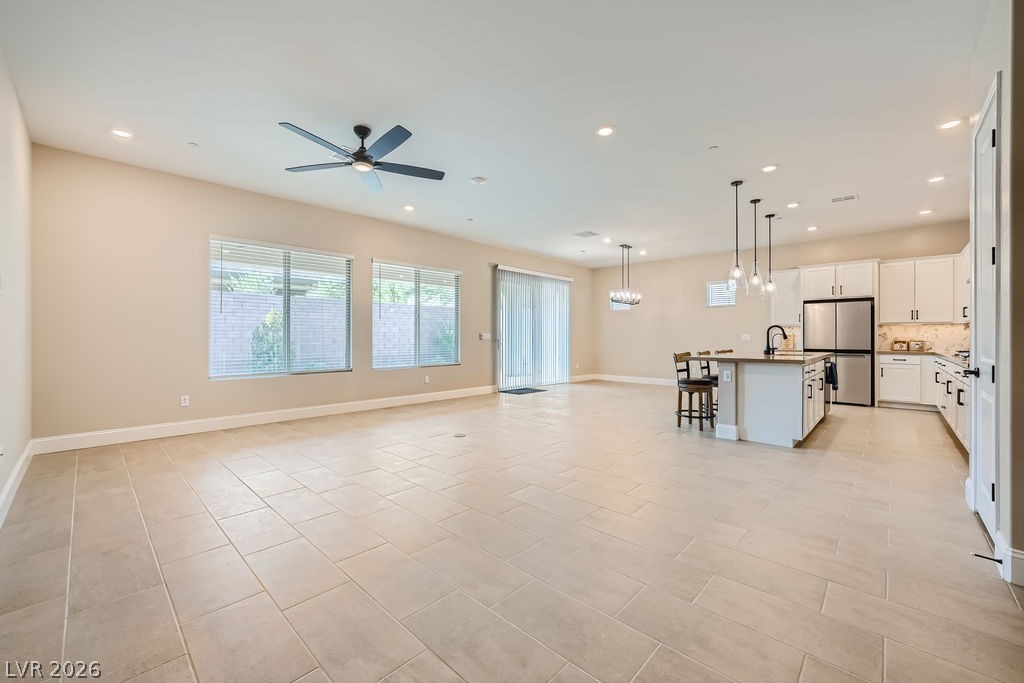 10049 Auburn Rose Avenue Property Photo 15