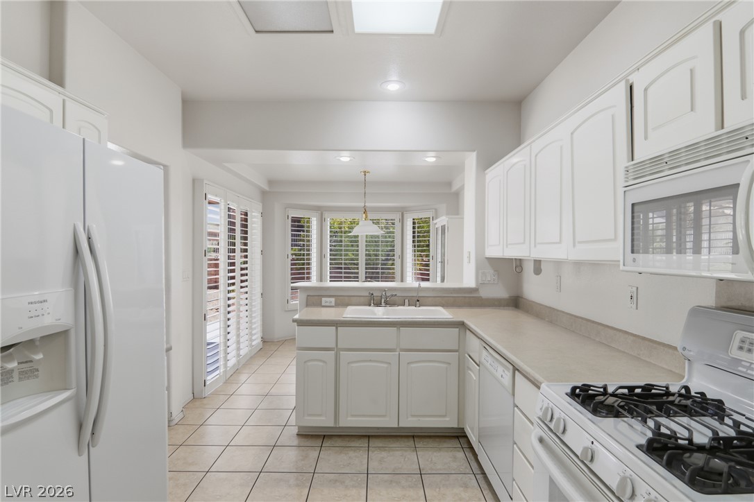 9917 Woodhouse Drive Property Photo 13