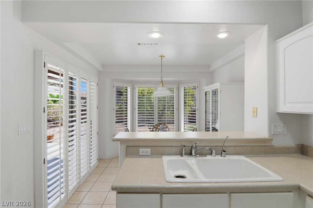 9917 Woodhouse Drive Property Photo 15
