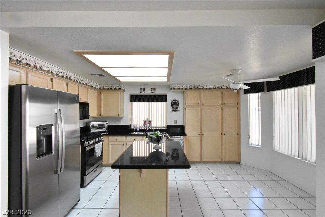 2425 Palm Shore Court Property Photo 4