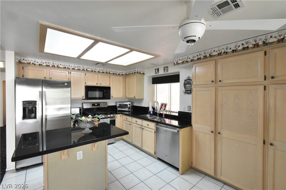 2425 Palm Shore Court Property Photo 13