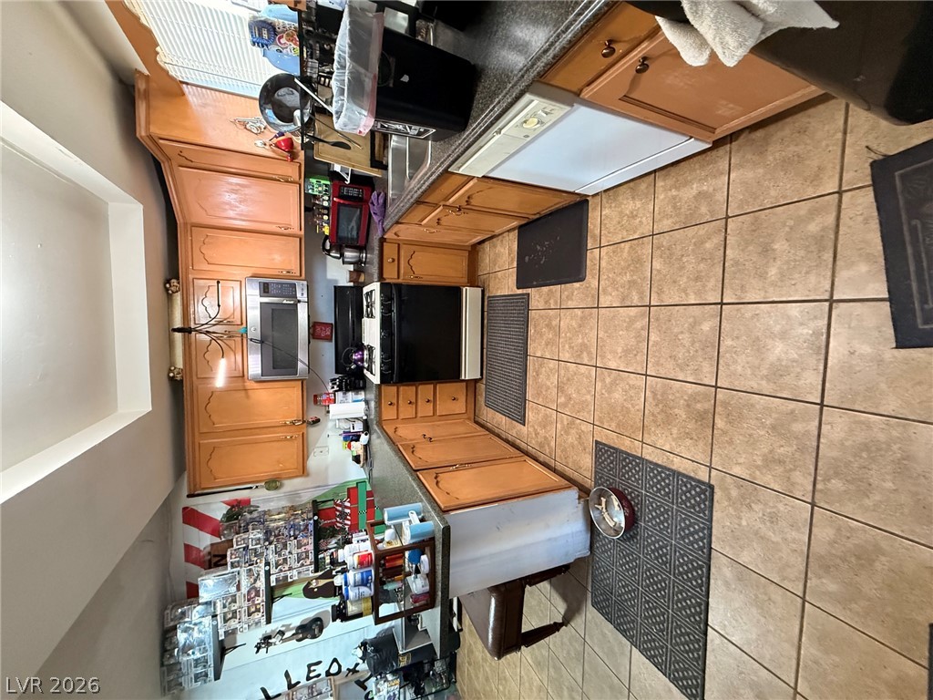 3270 Cameron Street B Property Photo 5