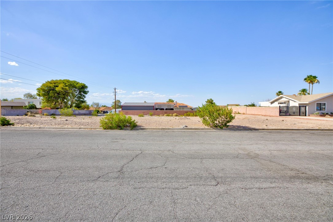 350 East Kimberly Drive Property Photo 13