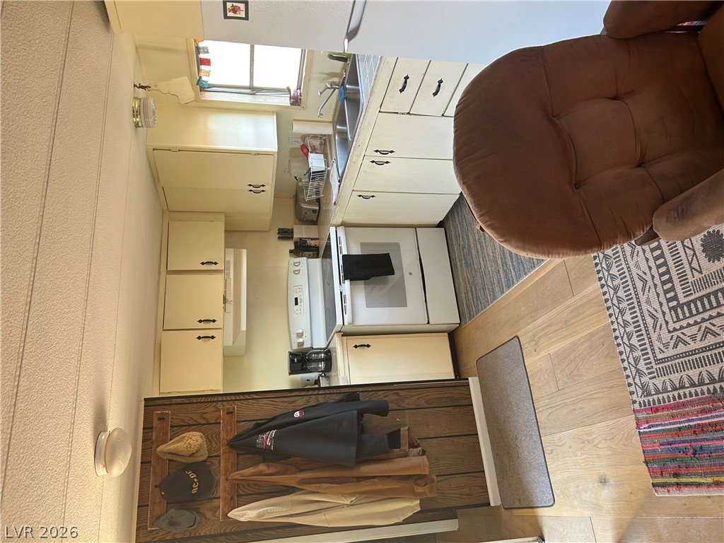 695 Pirate Avenue Property Photo 3