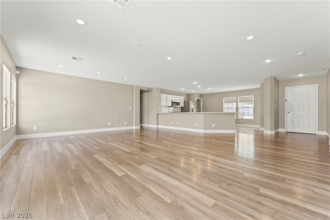 2726 Watkins Glen Avenue Property Photo 3