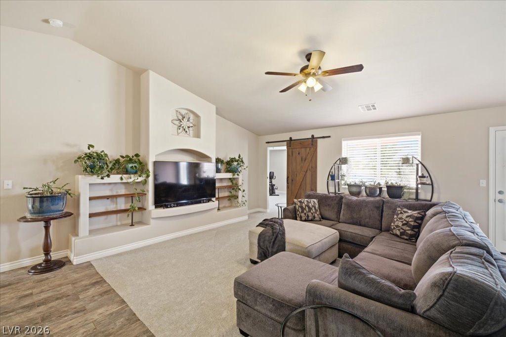 6711 Greenbriar Court Property Photo 7