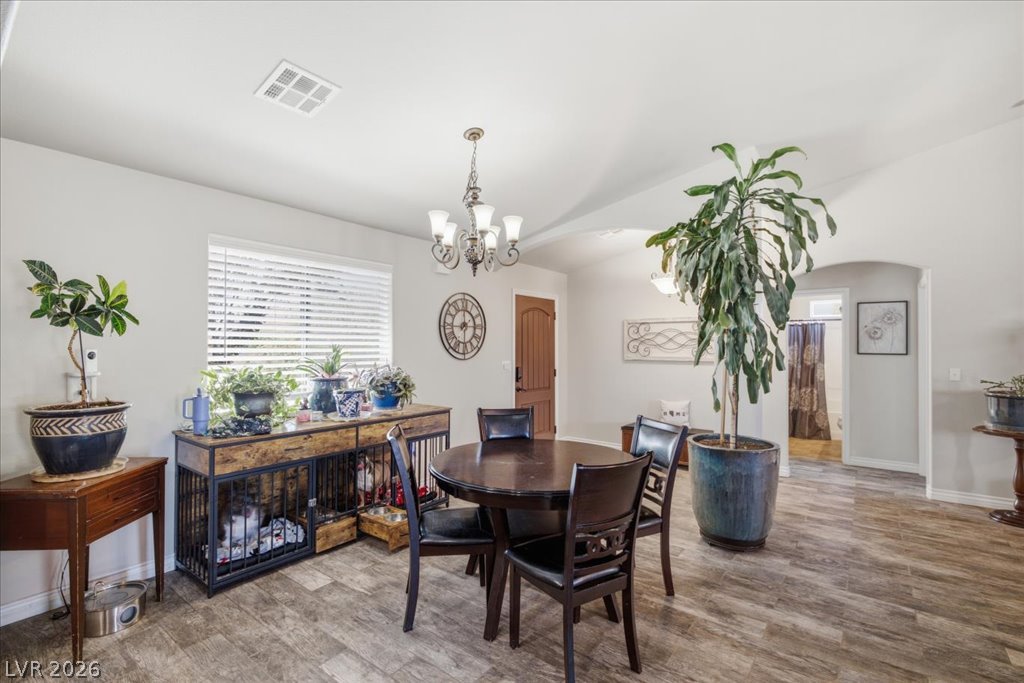 6711 Greenbriar Court Property Photo 11