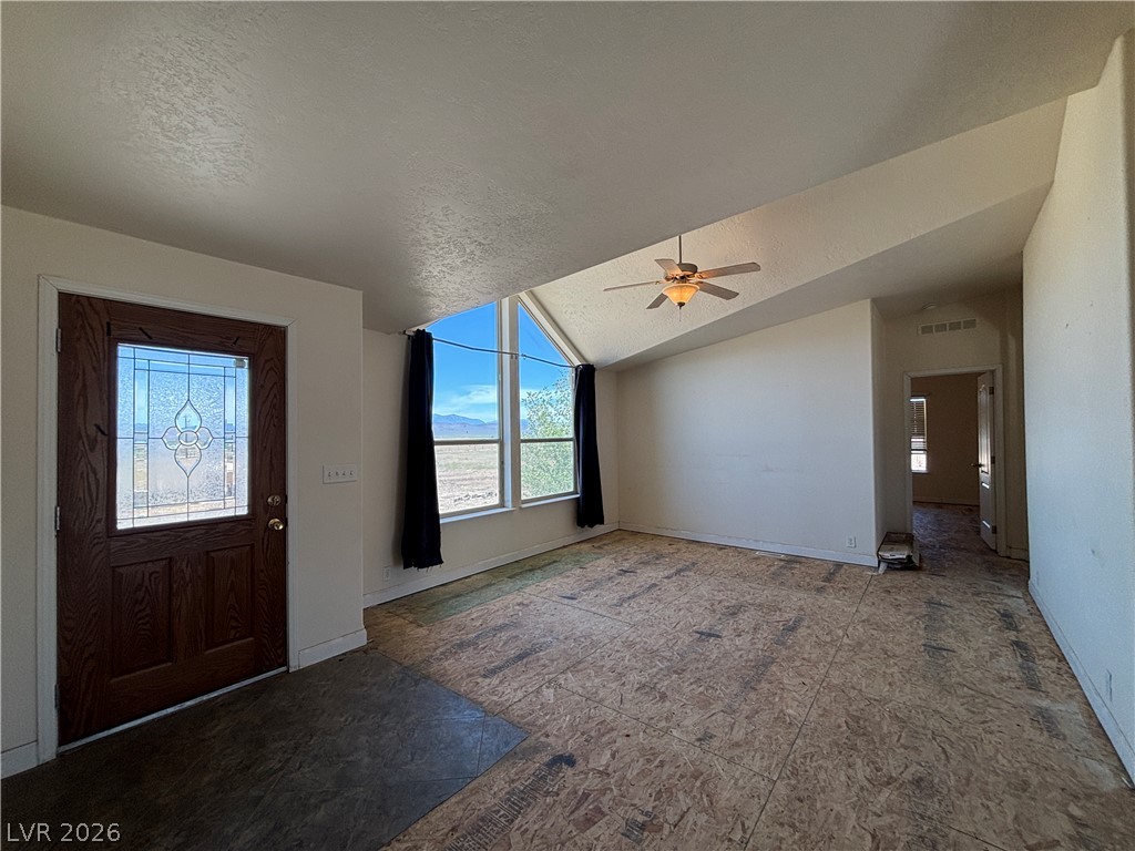 910 North Sawblade Circle Property Photo 3