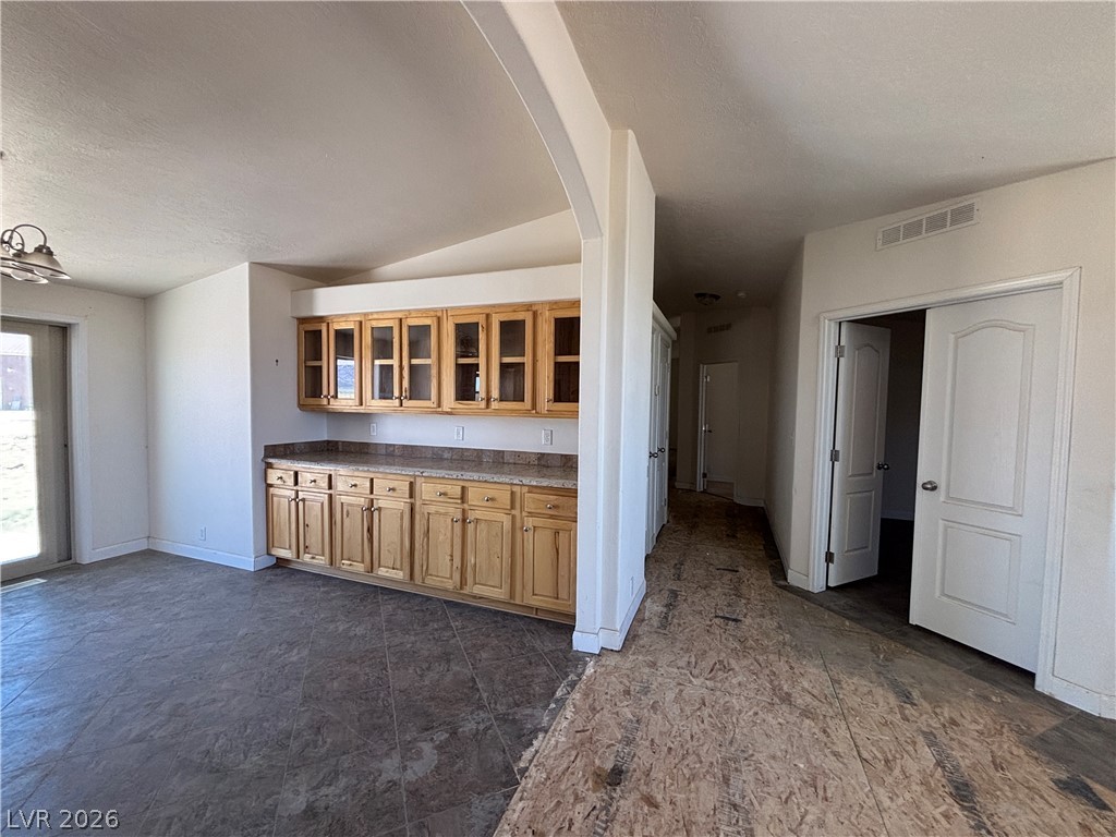 910 North Sawblade Circle Property Photo 5