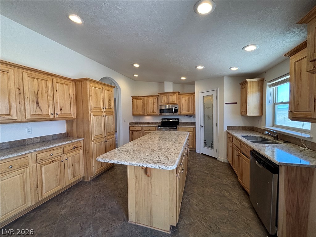 910 North Sawblade Circle Property Photo 7