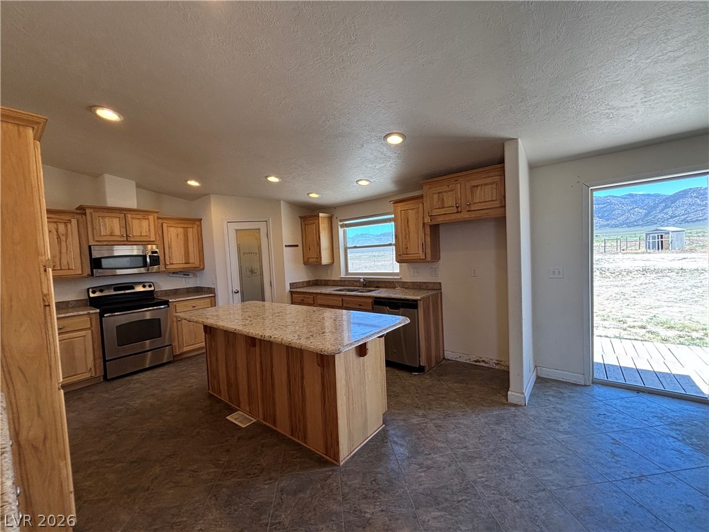 910 North Sawblade Circle Property Photo 8