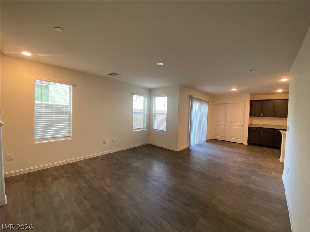 6882 Magenta Moon Street Property Photo 6