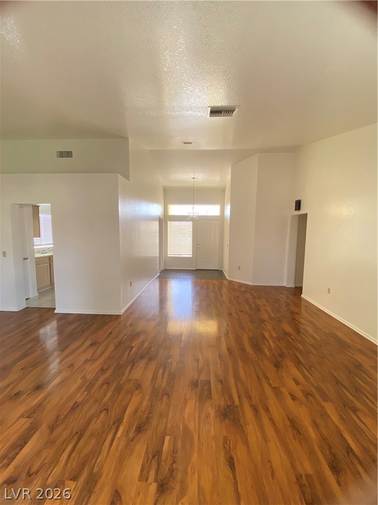9012 Starmount Drive Property Photo 3