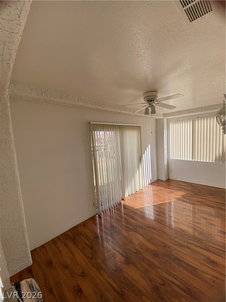 9012 Starmount Drive Property Photo 8