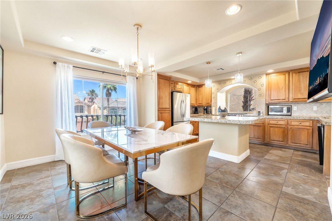 6877 Philharmonic Avenue Property Photo 10