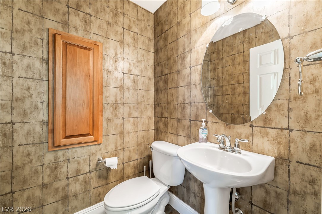 6877 Philharmonic Avenue Property Photo 14