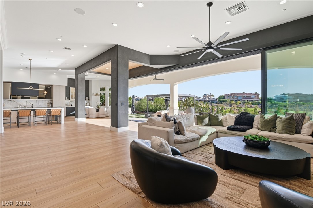 1535 Teramo Street Property Photo 13