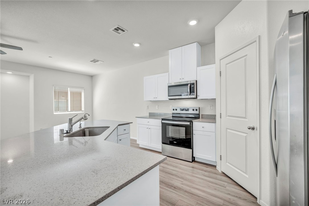 7870 Aurora Sky Street 3 Property Photo 6