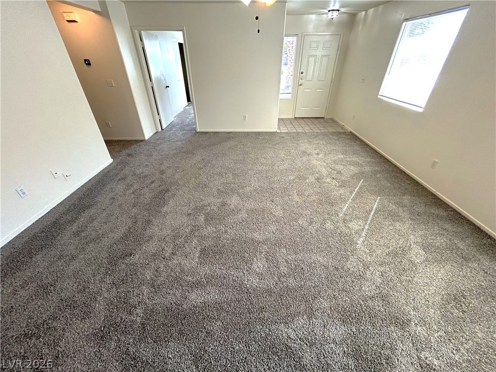 4916 River Splash Avenue Property Photo 2
