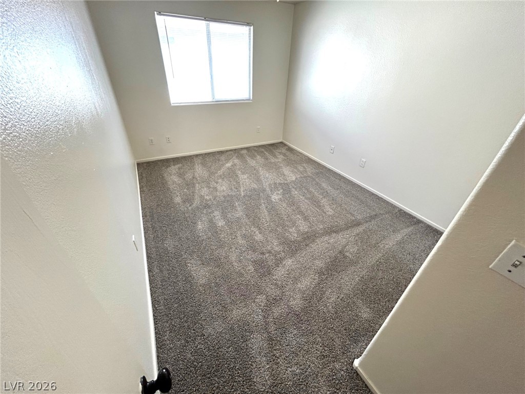 4916 River Splash Avenue Property Photo 12