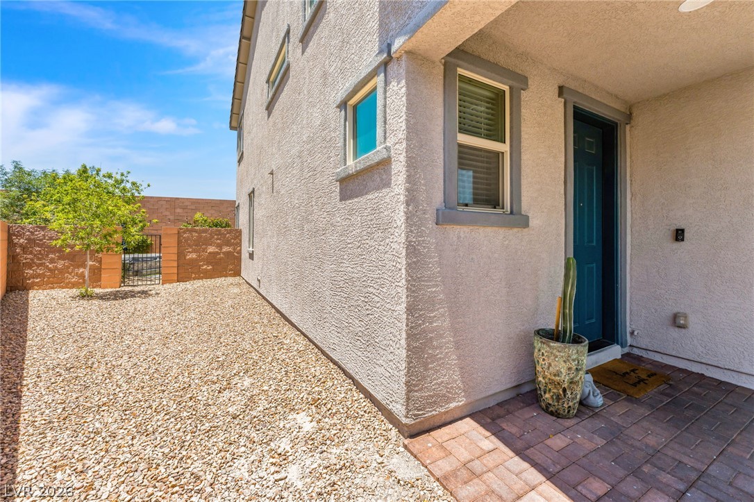 5981 Smith Valley Road Property Photo 4