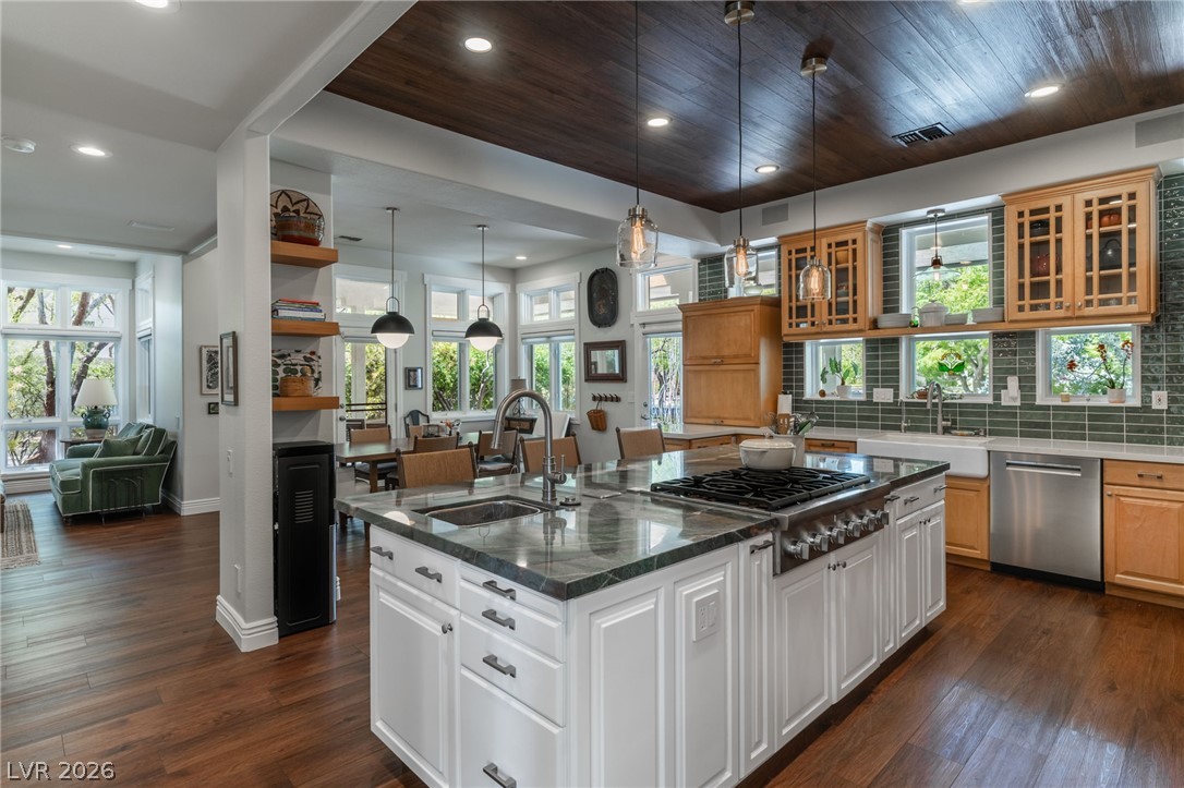 1908 Soaring Court Property Photo 21