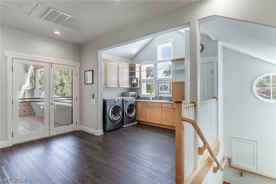 1908 Soaring Court Property Photo 38