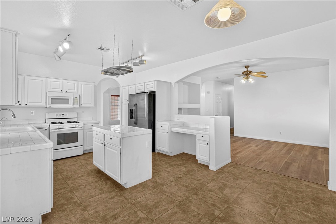 8521 Gold Flash Avenue Property Photo 9