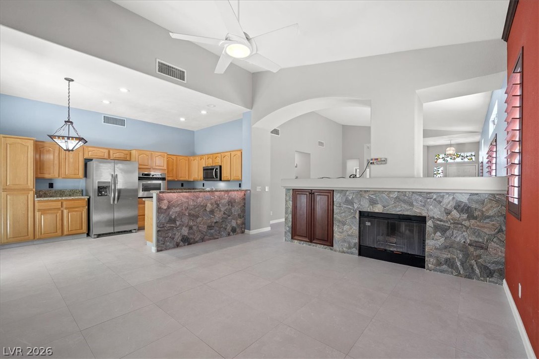 1898 Desert Forest Way Property Photo 11