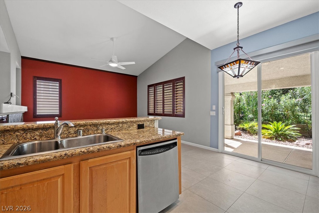1898 Desert Forest Way Property Photo 16