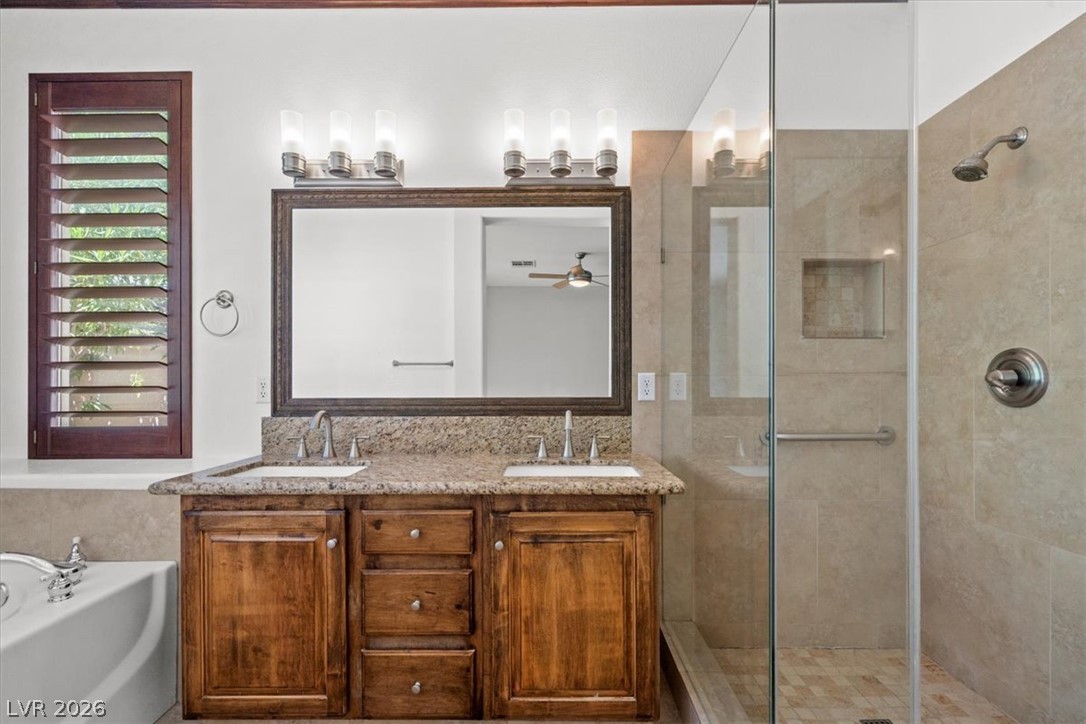 1898 Desert Forest Way Property Photo 23