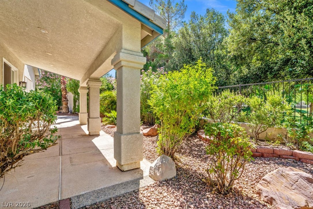 1898 Desert Forest Way Property Photo 34