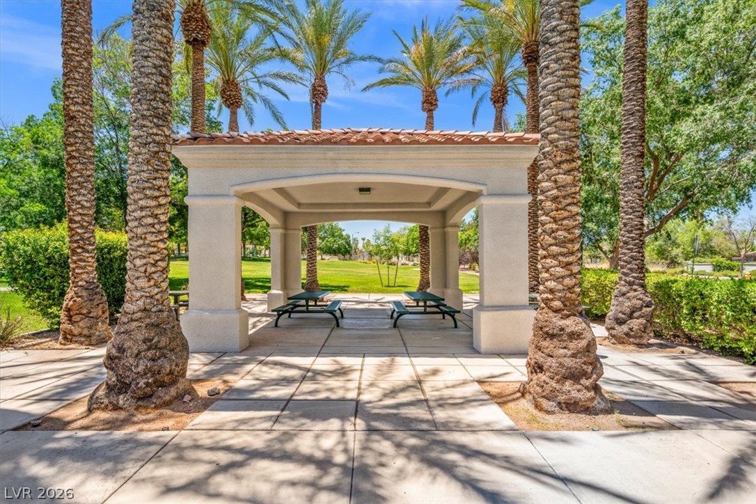 1898 Desert Forest Way Property Photo 41