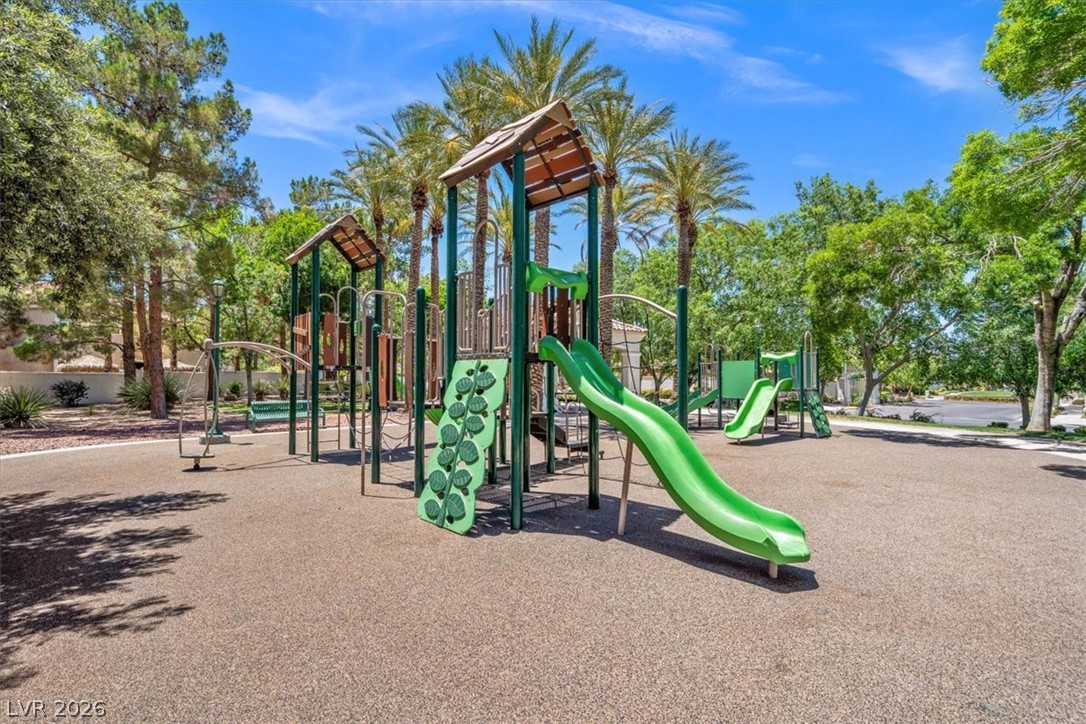 1898 Desert Forest Way Property Photo 42