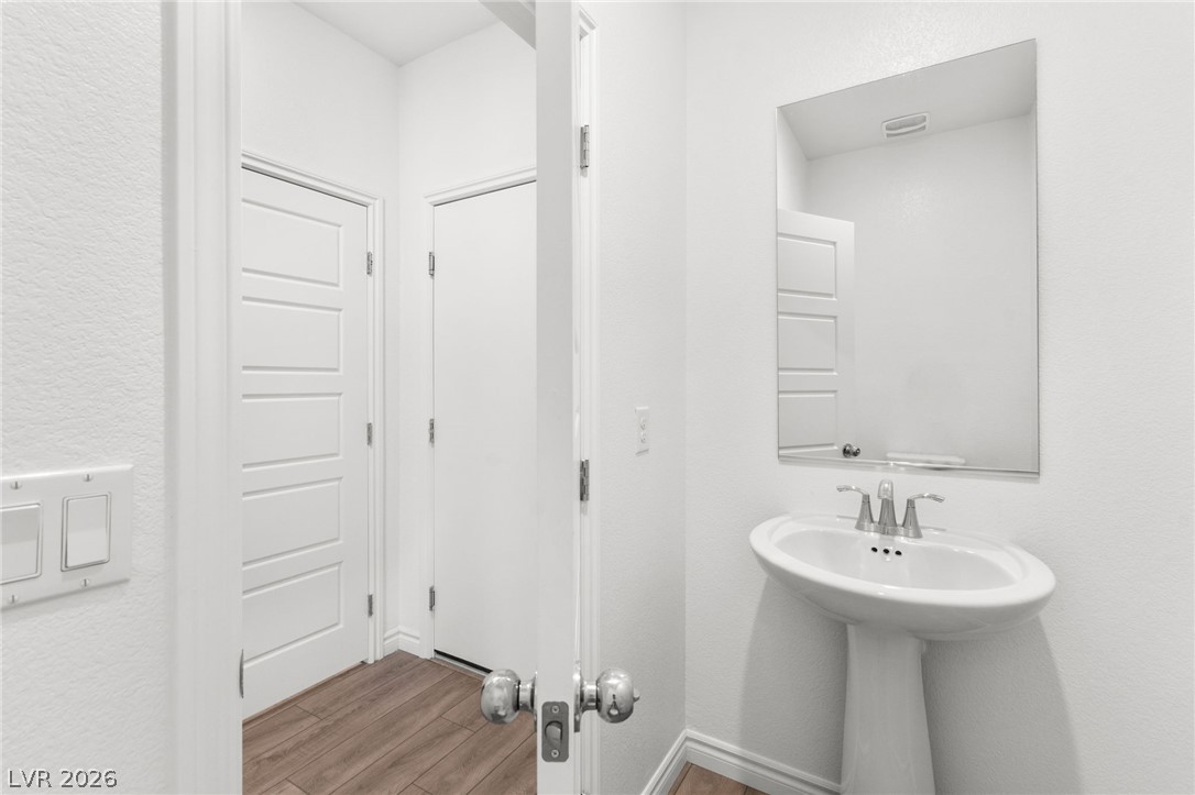 234 Walsh Peak Avenue Property Photo 17
