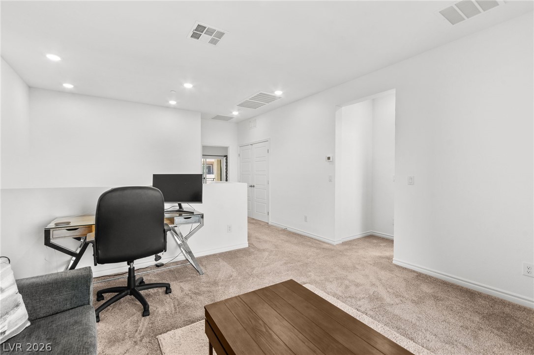 234 Walsh Peak Avenue Property Photo 23