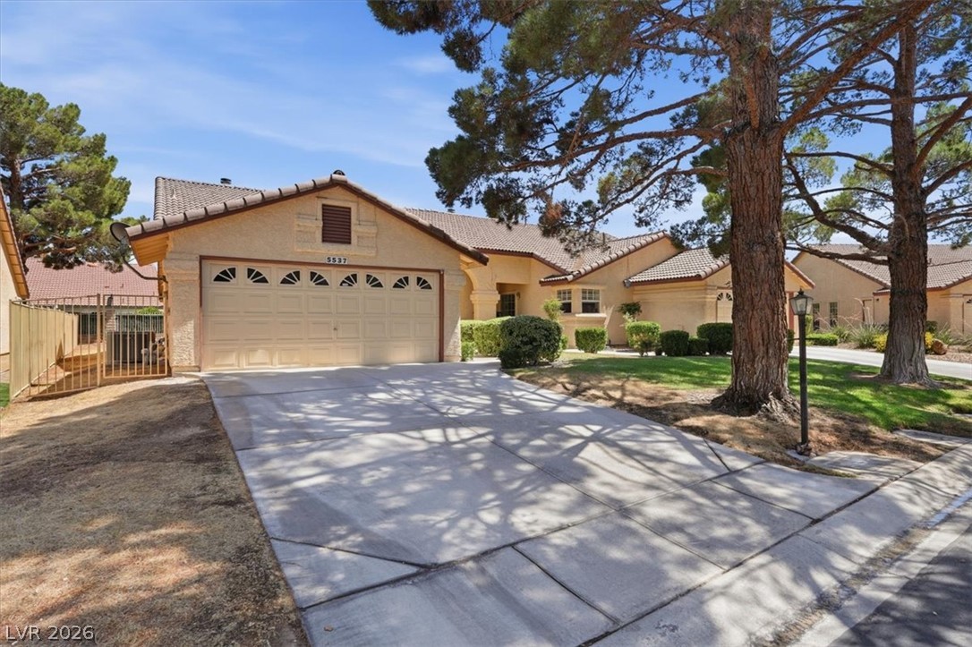 5537 Port Barrington Way Property Photo 3