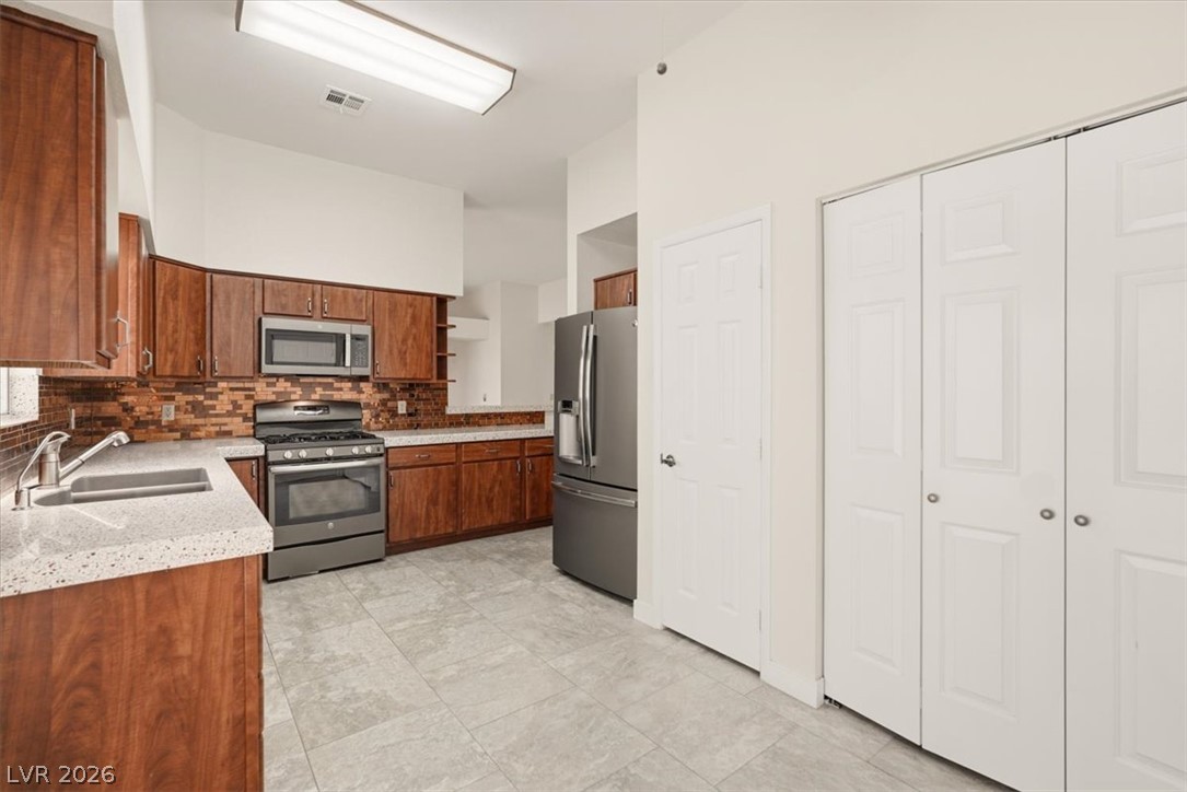 5537 Port Barrington Way Property Photo 9