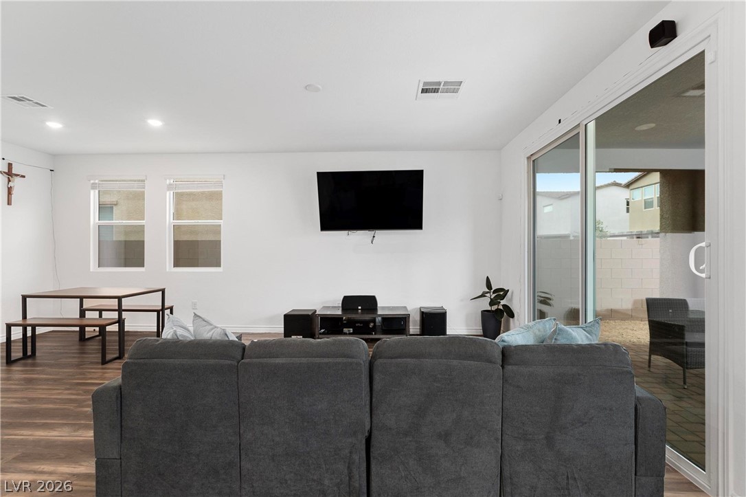 4348 Bayley Skye Avenue Property Photo 12