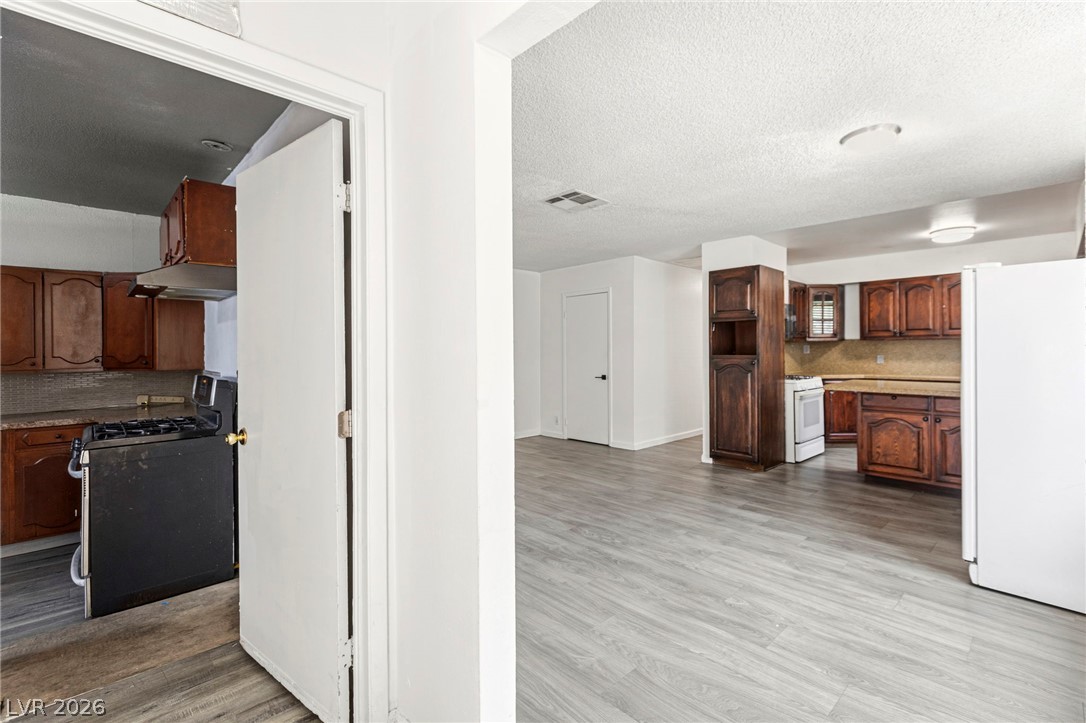4433 Cool Valley Drive Property Photo 6