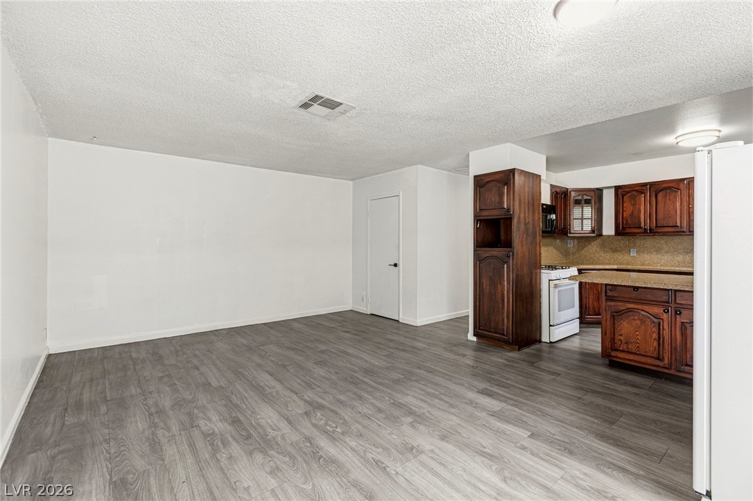 4433 Cool Valley Drive Property Photo 7