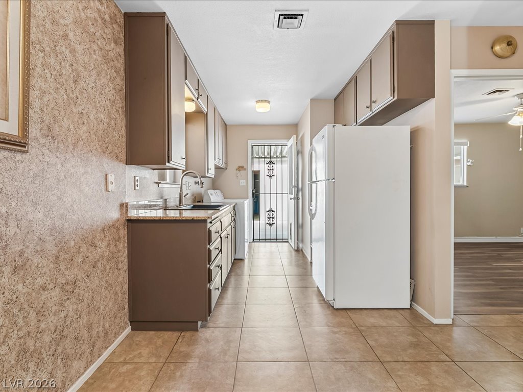310 Greenbriar Townhouse Way Property Photo 12