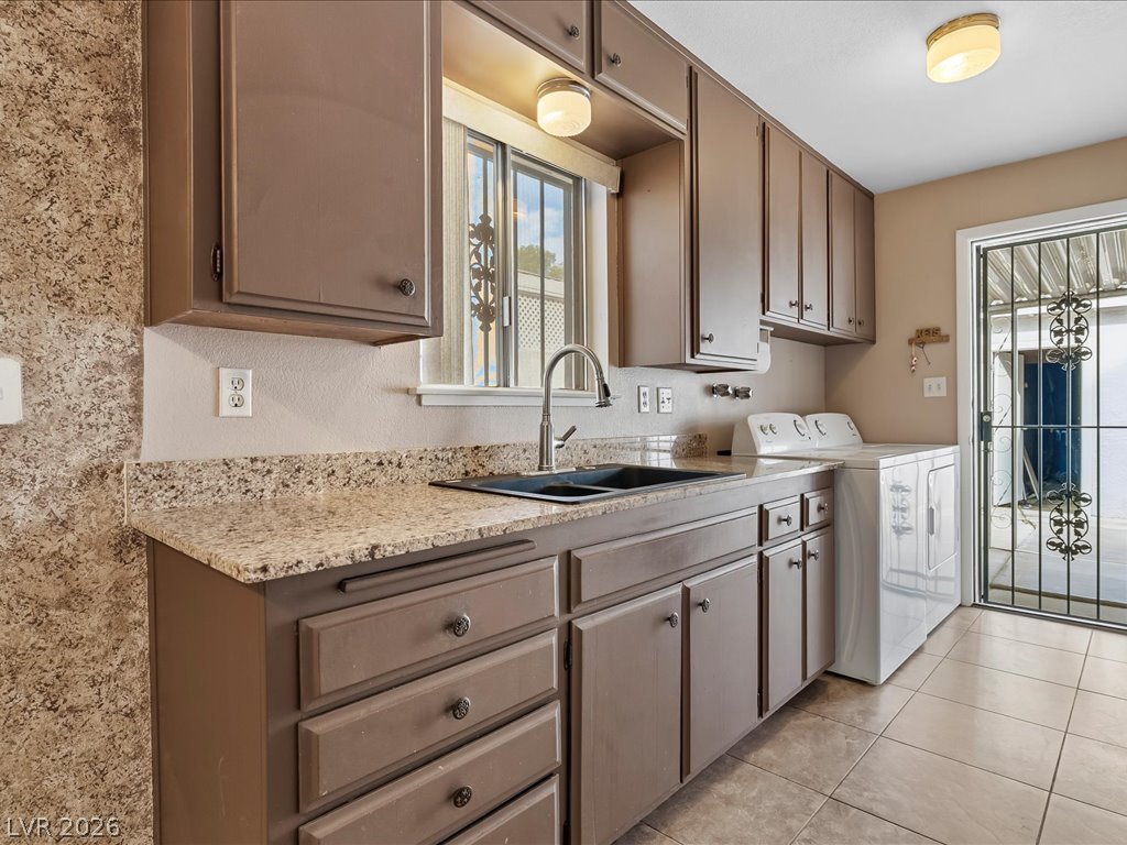 310 Greenbriar Townhouse Way Property Photo 16