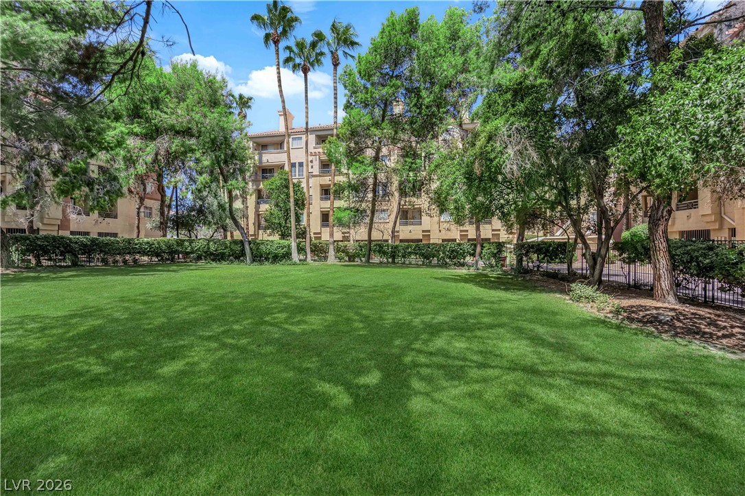 220 East Flamingo Road 117 Property Photo 36