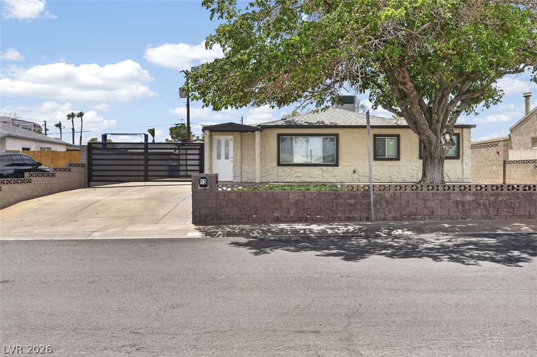 13 Mallory Street Property Photo 2
