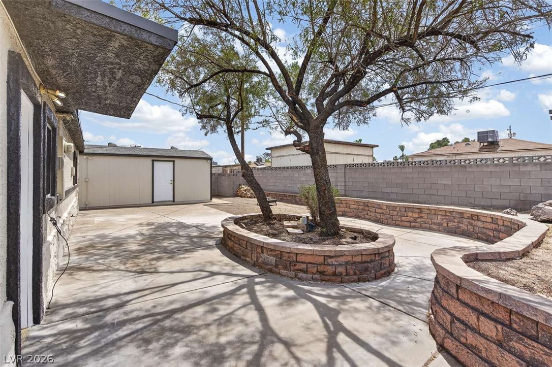 13 Mallory Street Property Photo 27